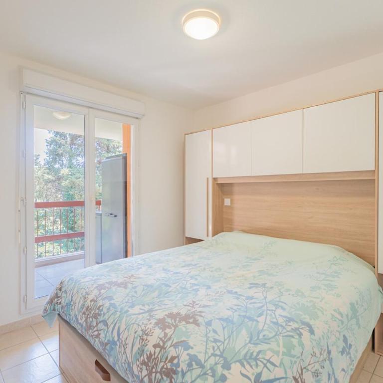 Comfortable Family Apartment Near Beach & Golf - Two-Bedroom Apartment - 20