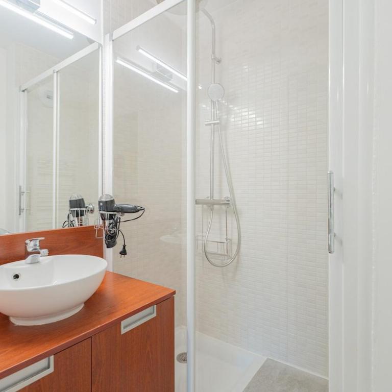 Comfortable Family Apartment Near Beach & Golf - Two-Bedroom Apartment - 21