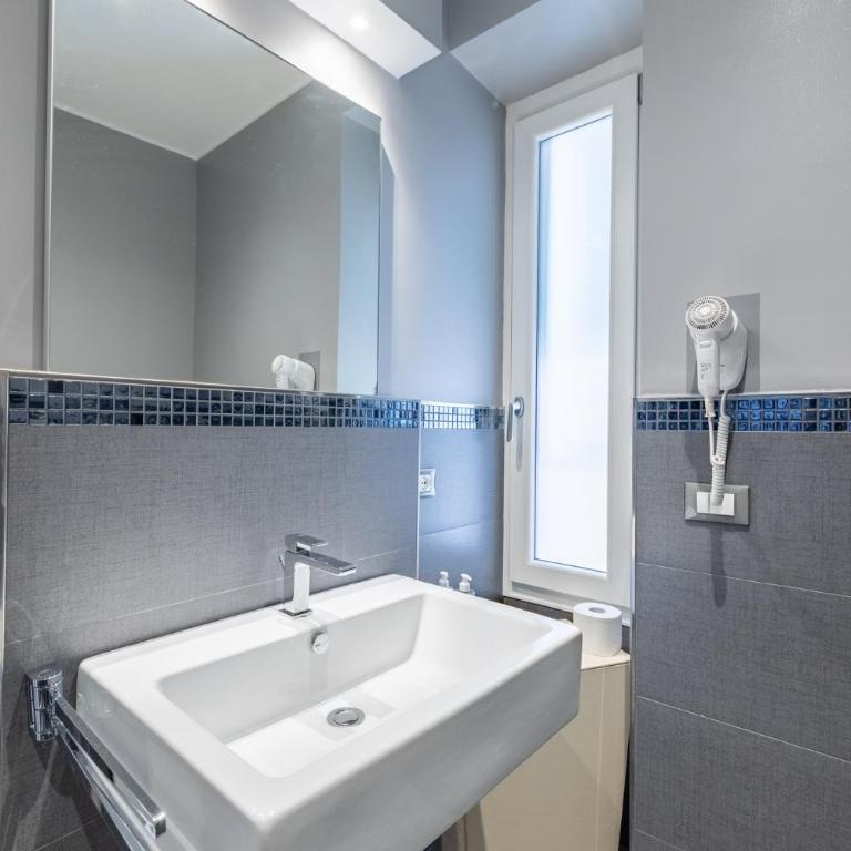 PRIMA FILA Premium Guest House - Chambre Triple avec Salle de Bains Privative - 5