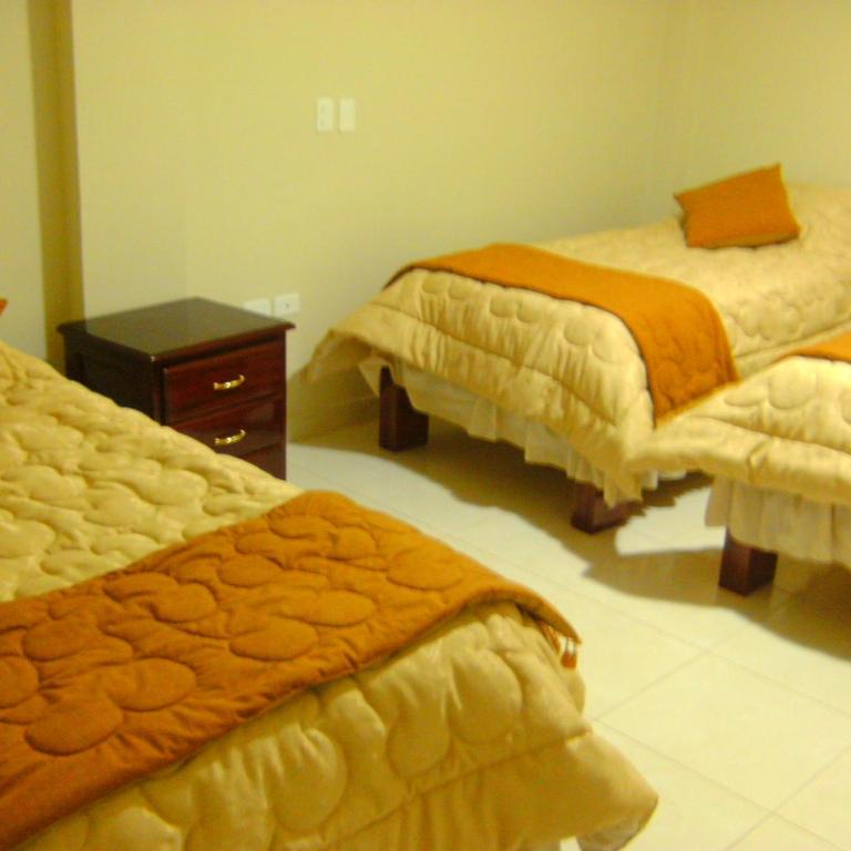 Hostal Fevilamir - Quadruple Room with Bathroom - 2
