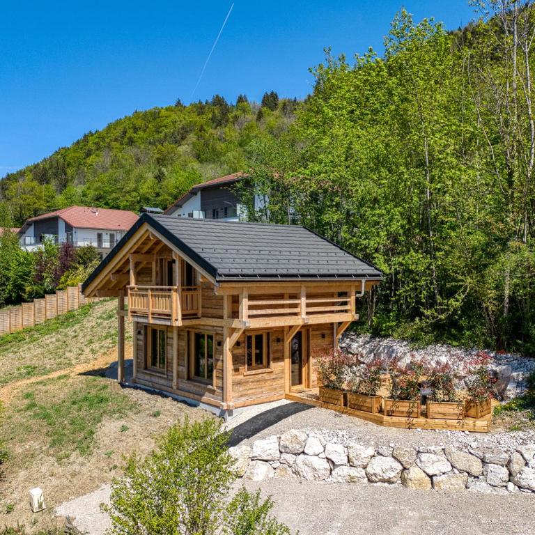 Cozy Chalet with Terrace Peaceful Nature Views - Appartement - 2