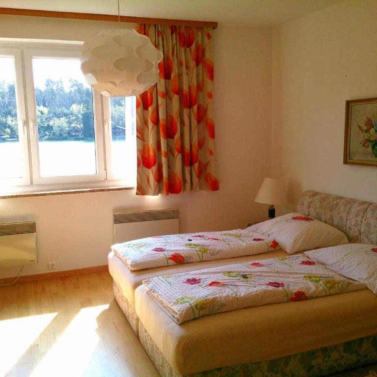 Seepension Smoley - Doppelzimmer mit Seeblick und Schlafsofa - 4