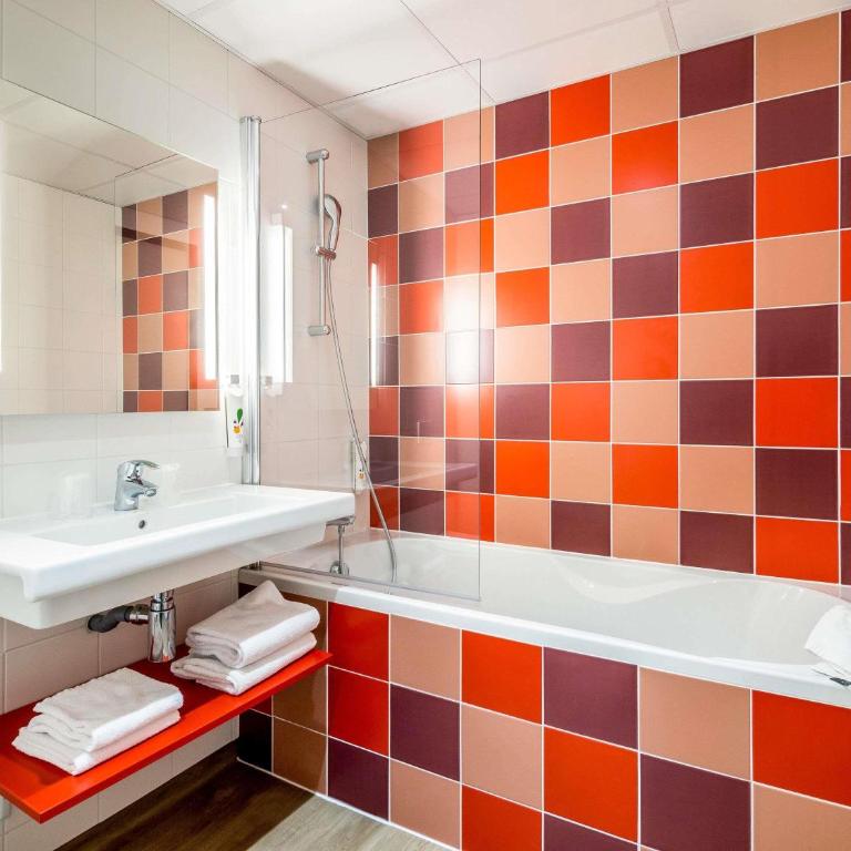 ibis styles Albi Centre Le Theatro - Chambre Double Standard avec Canapé-Lit - 6