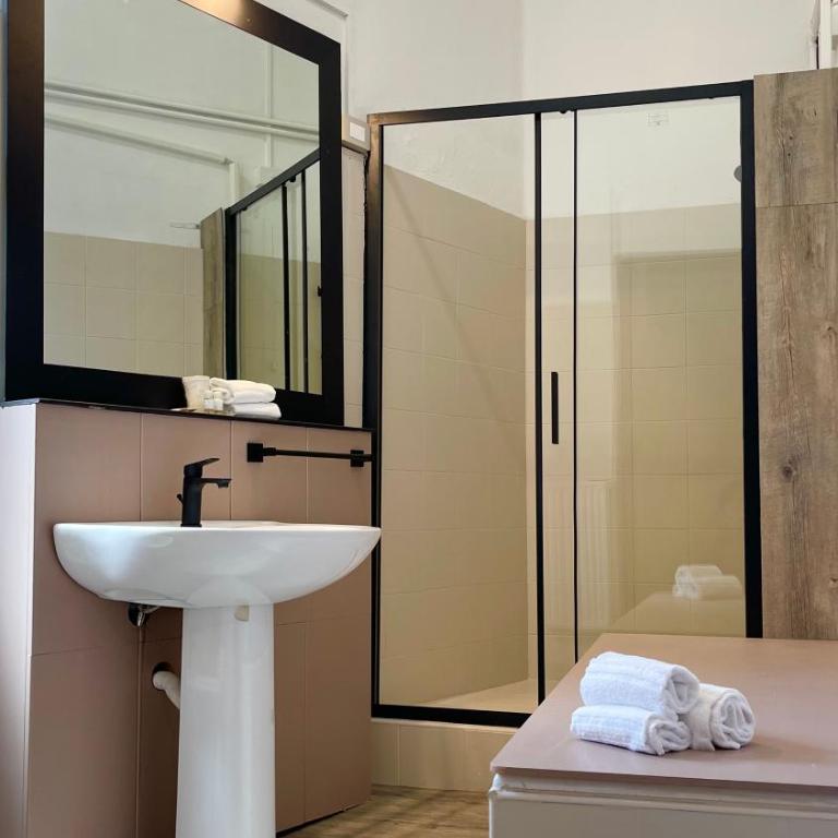 Hotel Fernanda - Chambre Double avec Salle de Bains Privative Extérieure - 5