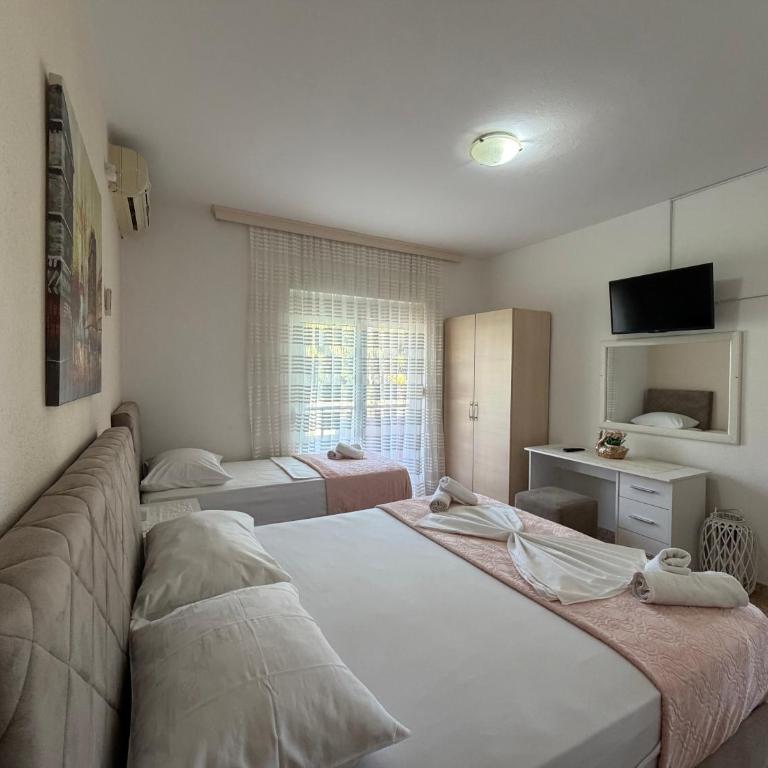 Casa ROBI - Apartments - Classic Triple Room - 2