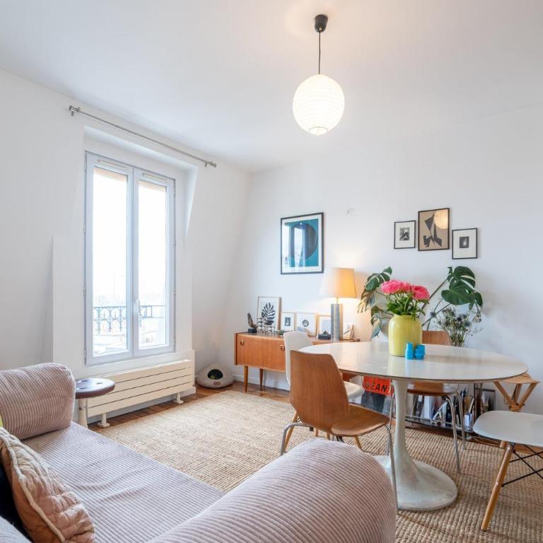 Above Montmartre with Views, Light and Quiet - Appartement - 18