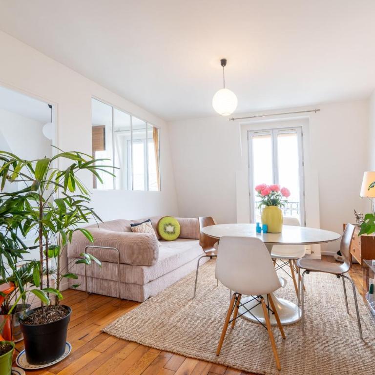 Above Montmartre with Views, Light and Quiet - Appartement - 17