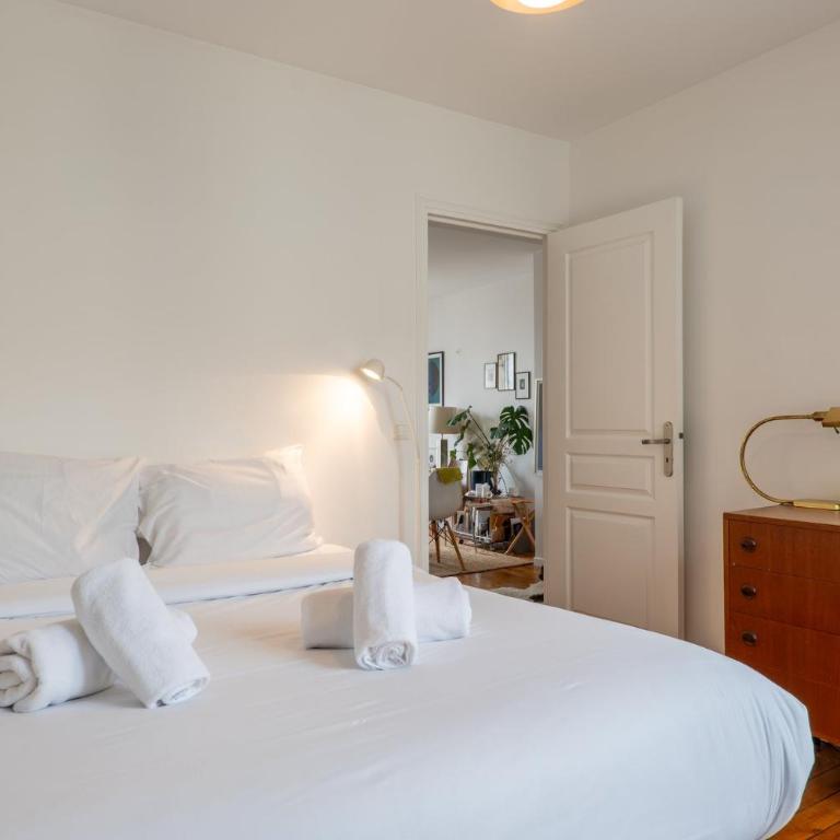 Above Montmartre with Views, Light and Quiet - Appartement - 10
