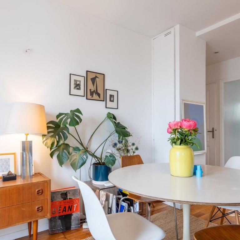 Above Montmartre with Views, Light and Quiet - Appartement - 3