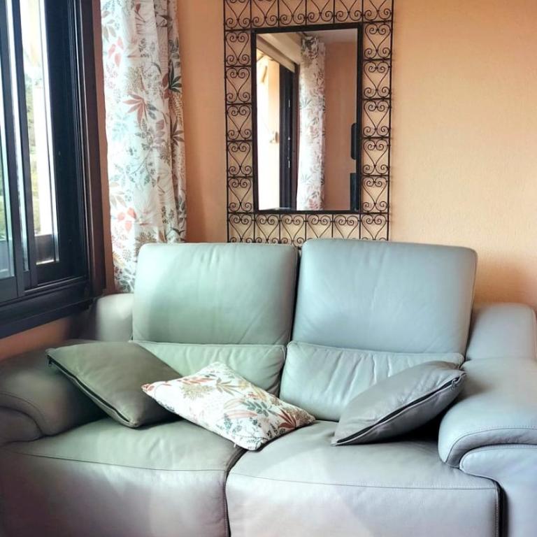 Sea view flat with pool & parking in Six-Fours - Apartment - 3