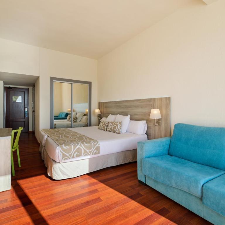 AluaSun Doblemar - Habitación doble superior con vistas al mar Menor y terraza - 3