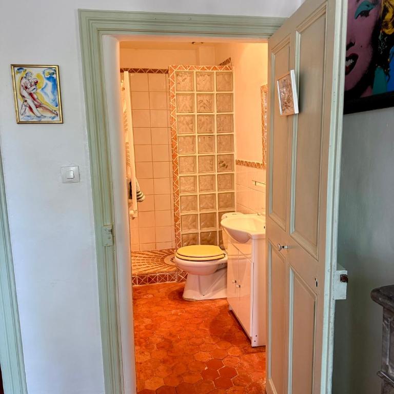 Suite Privative dans la Maison Louis XVI - 2 Pièces - One-Bedroom Apartment - 4