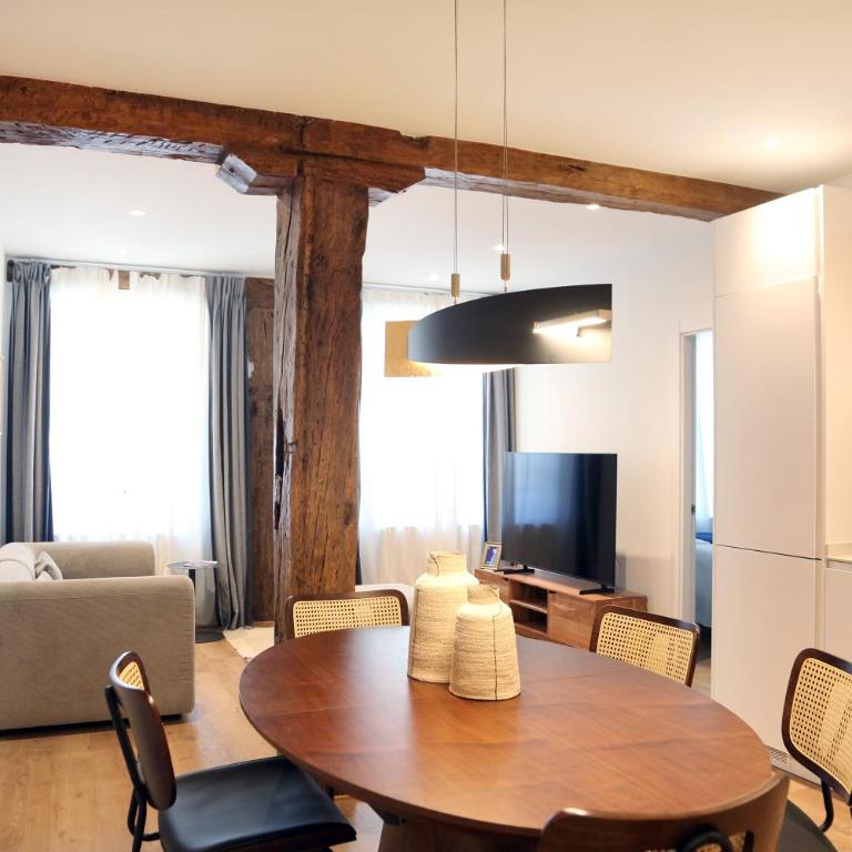 Piso de 3 habitaciones frente a la Catedral - Apartment mit 3 Schlafzimmern - 28