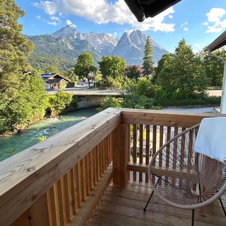 LoisachLodge - zwischen Loisach und Zugspitze - Apartamento con vistas y balcón - 1