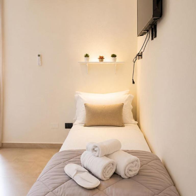 Locami Urban Rooms - Deluxe Dreibettzimmer - 2