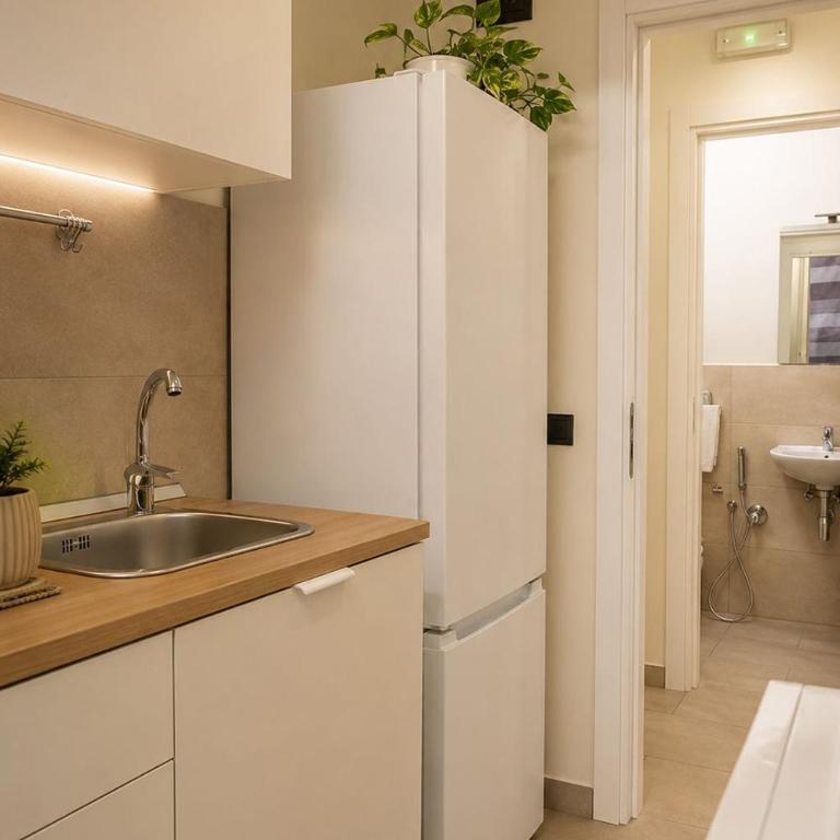 Locami Urban Rooms - Deluxe Dreibettzimmer - 5