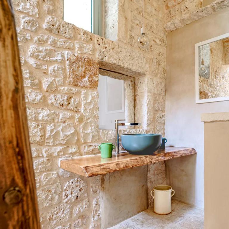 Magical trullo with panoramic view of ancient town - Villa - 20