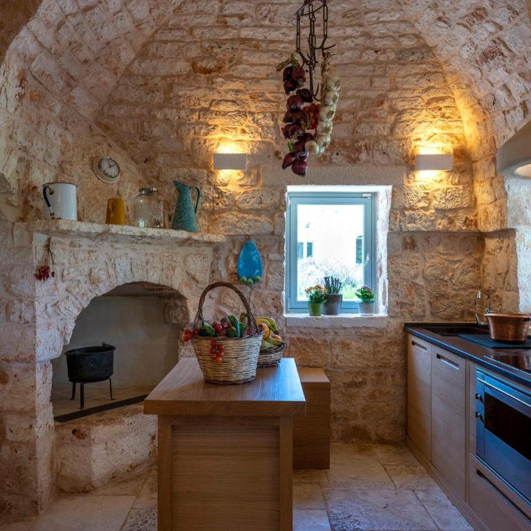 Magical trullo with panoramic view of ancient town - Villa - 25