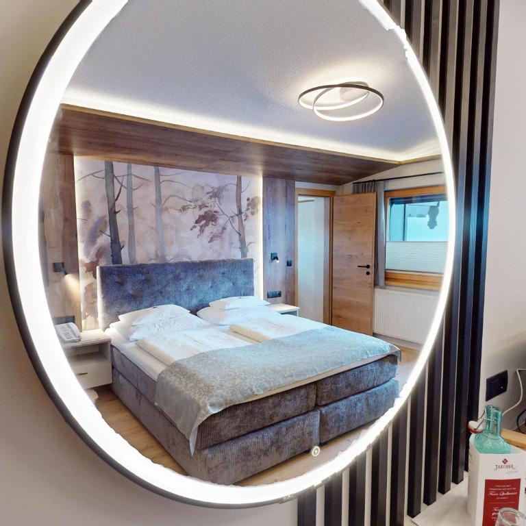 Hotel-Garni Jakober - B&B und Appartements - Deluxe Doppelzimmer mit Balkon - 18