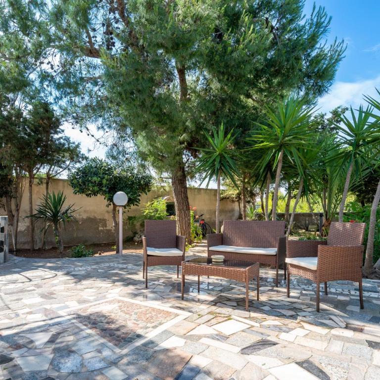 Claudia Bay Villa - Three-Bedroom House - 4