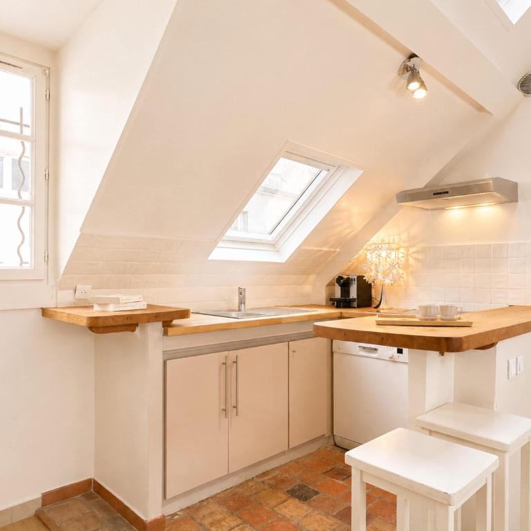 Saint-Germain-des-Pres- Deluxe duplex for 5 - Apartment - 9