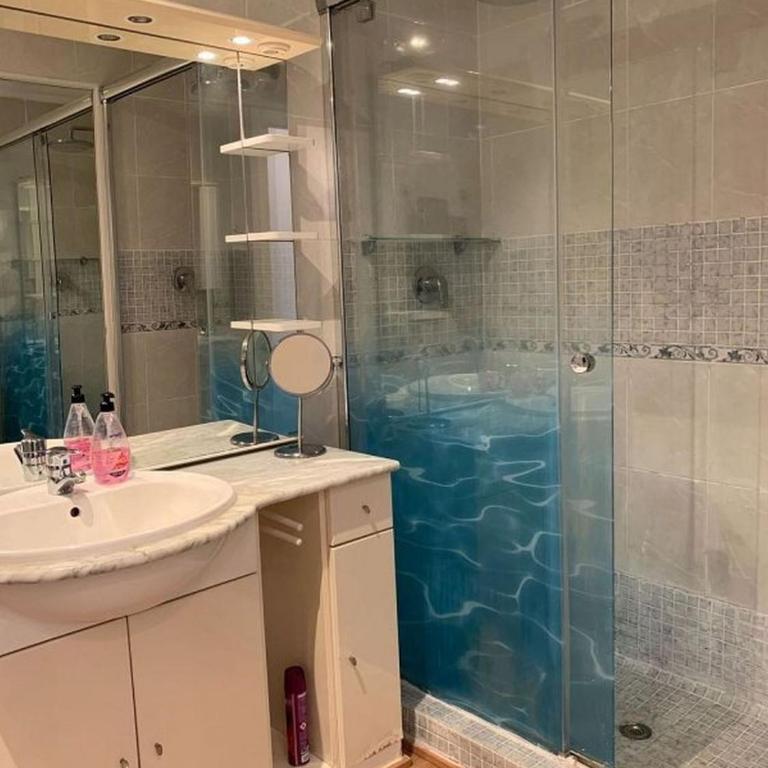 Apartamento con 2BDR y Vista al mar - Appartement 2 Chambres avec Balcon et Vue sur la Mer - 9