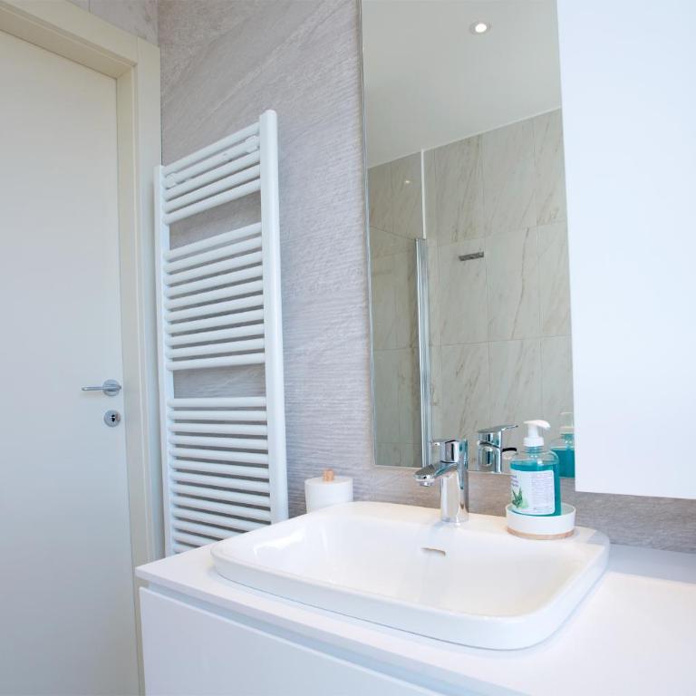 Executive Penthouse Como Condo sleeps 5 by Italian Apartments - Appartamento Attico - 12
