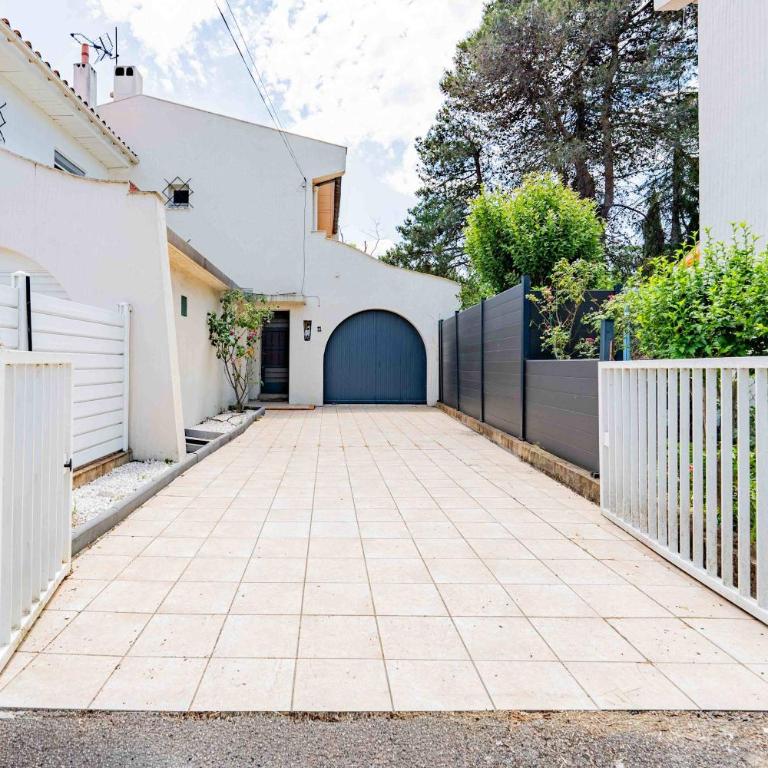 Air-conditioned house with pool sleeps 6 - Maison de Vacances - 1