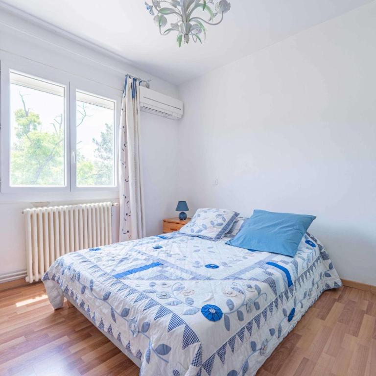 Air-conditioned house with pool sleeps 6 - Maison de Vacances - 12
