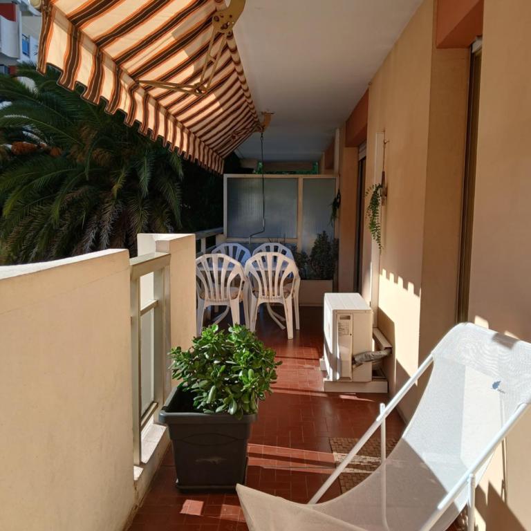 F2 piscine à St Raphaël - Two-Bedroom Apartment - 8