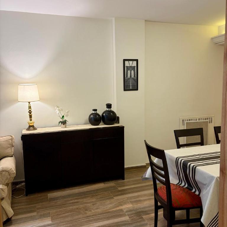 Espacioso y calido departamento en Barrio Belgrano - Apartamento de 3 dormitorios - 4
