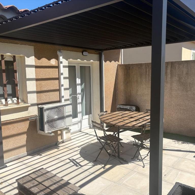Studio cosy avec jardin Clim & charme Provençal - Appartamento con 1 Camera da Letto - 12
