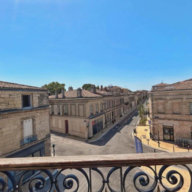 Rent Bordeaux - Appartamento con 2 Camere da Letto - 10