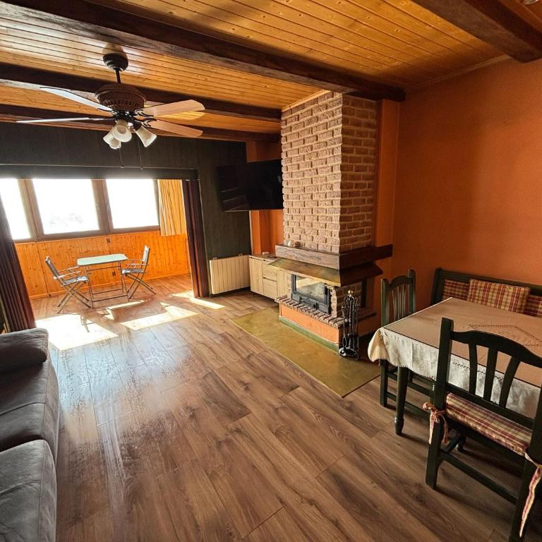 Apartamento con vistas - Appartement 3 Chambres avec Vue sur la Montagne - 4