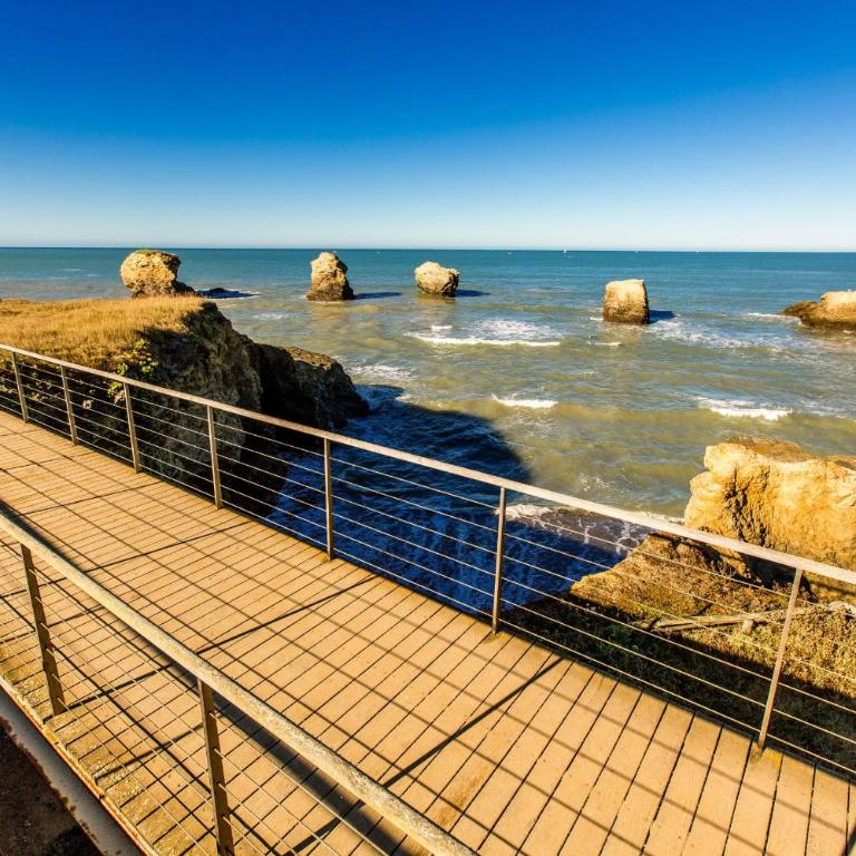 Cozy Beach Studio Walk to Ocean Market & Cafés - Studio - 15