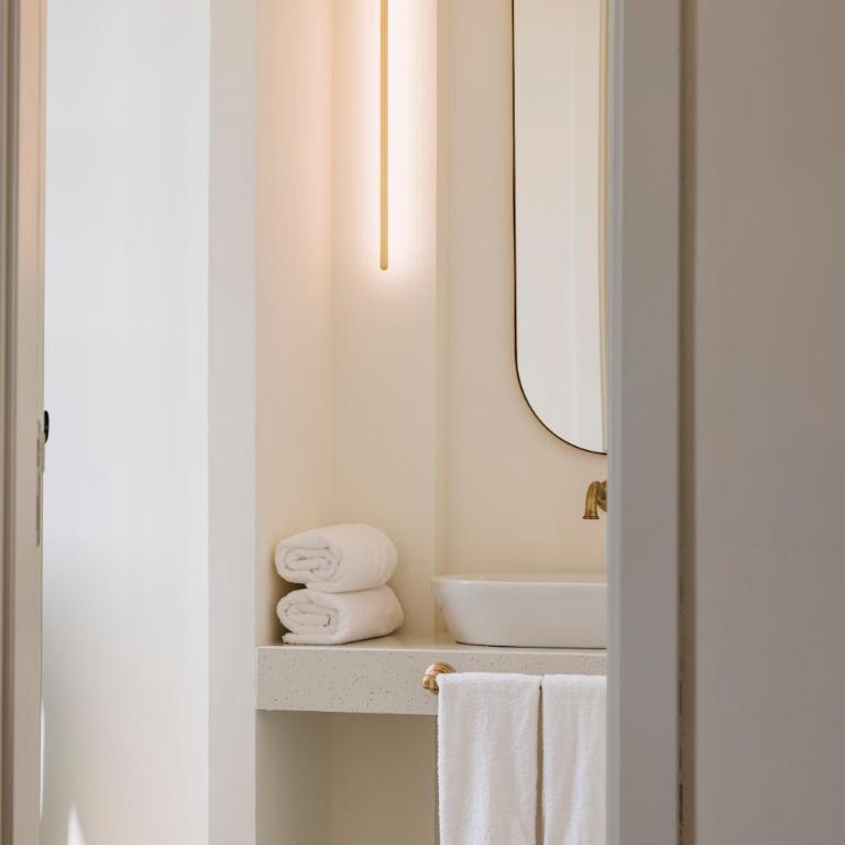 MASANET Emblematic Hotels by Airnest - Habitación Doble Deluxe con balcón - 7