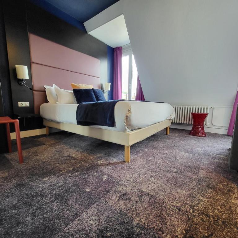 Accueil Hôtel Paris Pigalle Montmartre - Hôtel rénové - Chambre Familiale Standard - 13