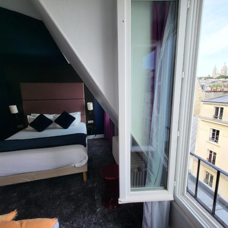 Accueil Hôtel Paris Pigalle Montmartre - Hôtel rénové - Chambre Familiale Standard - 21