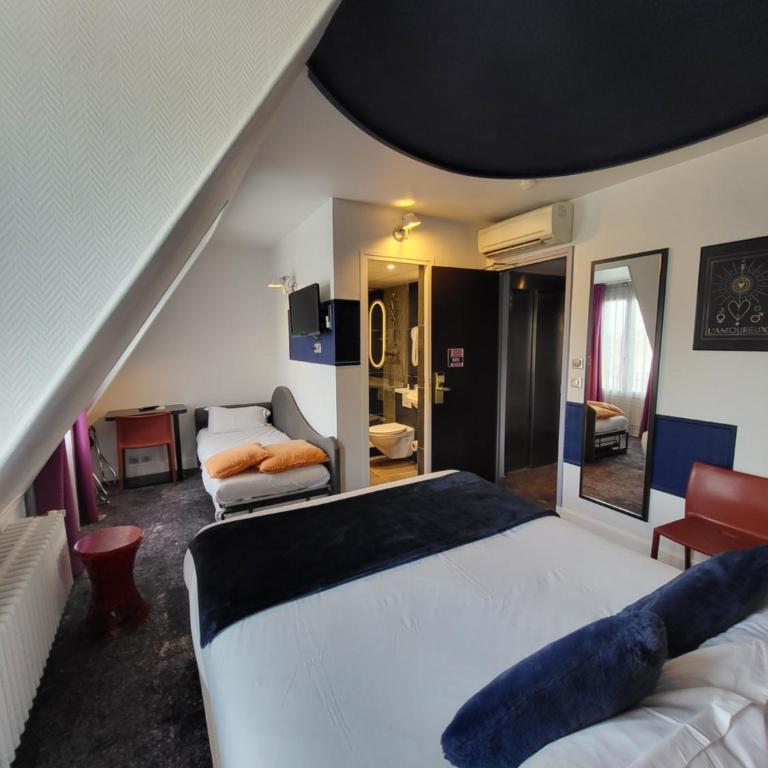 Accueil Hôtel Paris Pigalle Montmartre - Hôtel rénové - Chambre Familiale Standard - 20