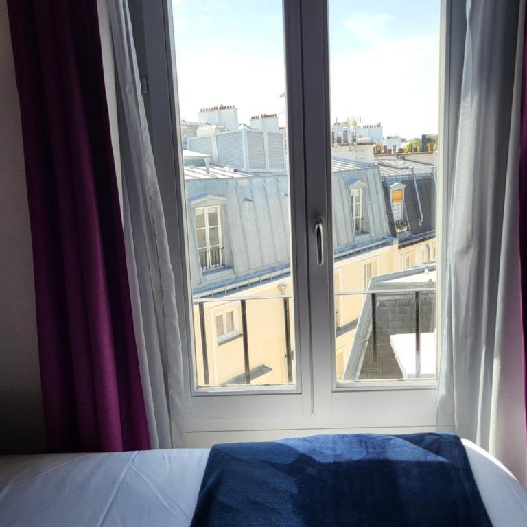 Accueil Hôtel Paris Pigalle Montmartre - Hôtel rénové - Chambre Double Deluxe - 10