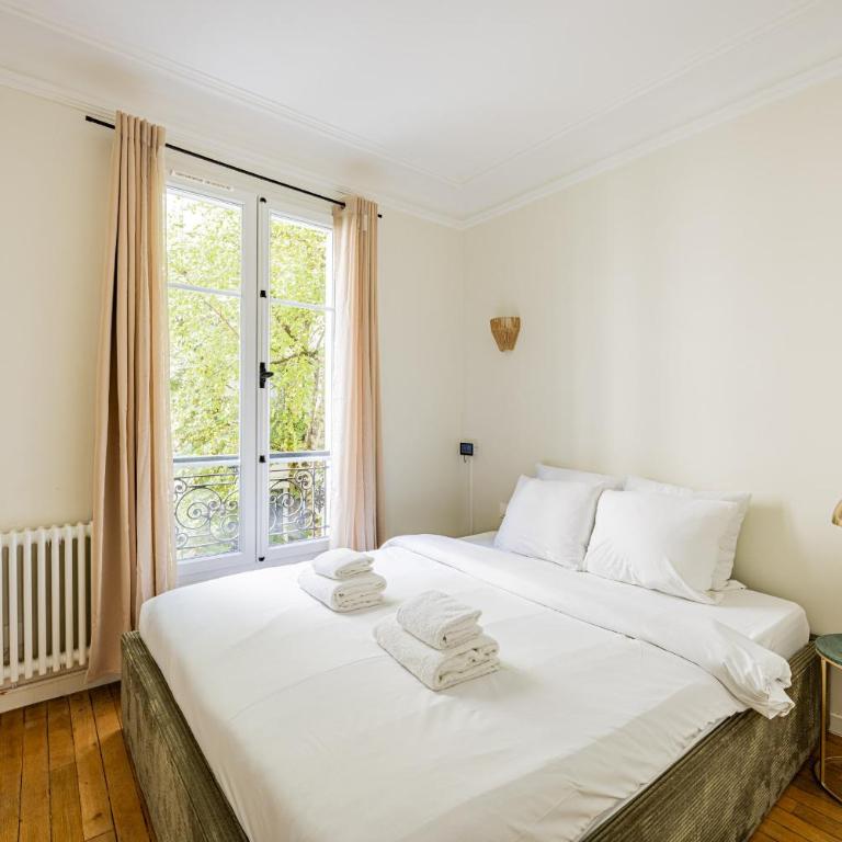ArcdeTriomphe-Bail Mobilité-Place Victor Hugo-2 ch - Two-Bedroom Apartment with Balcony - 6