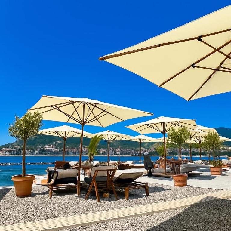 Exclusive Luxury Villa in Prestigious Coastal Enclave - Villa with Sea View - 21