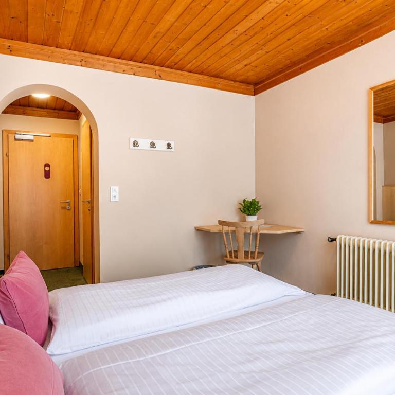 Gasthof Alpensport - inklusive Joker Card - Doppelzimmer mit eigenem Bad - 1