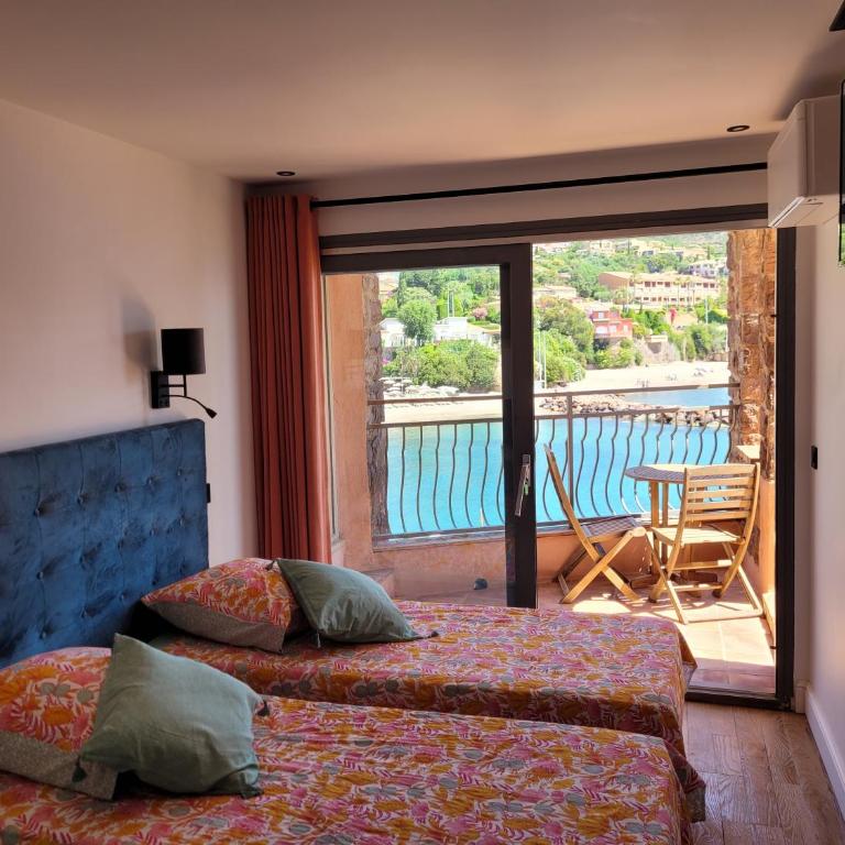Villa de prestige en bord de mer dans la baie de Cannes - Villa - Côté Plage - 35