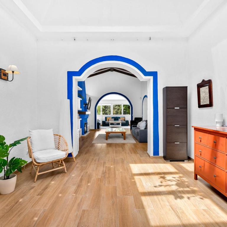 27 - Villa 2 etages avec ascensseur a Nueva Andalucia Marbella - Villa avec Piscine Privée - 2