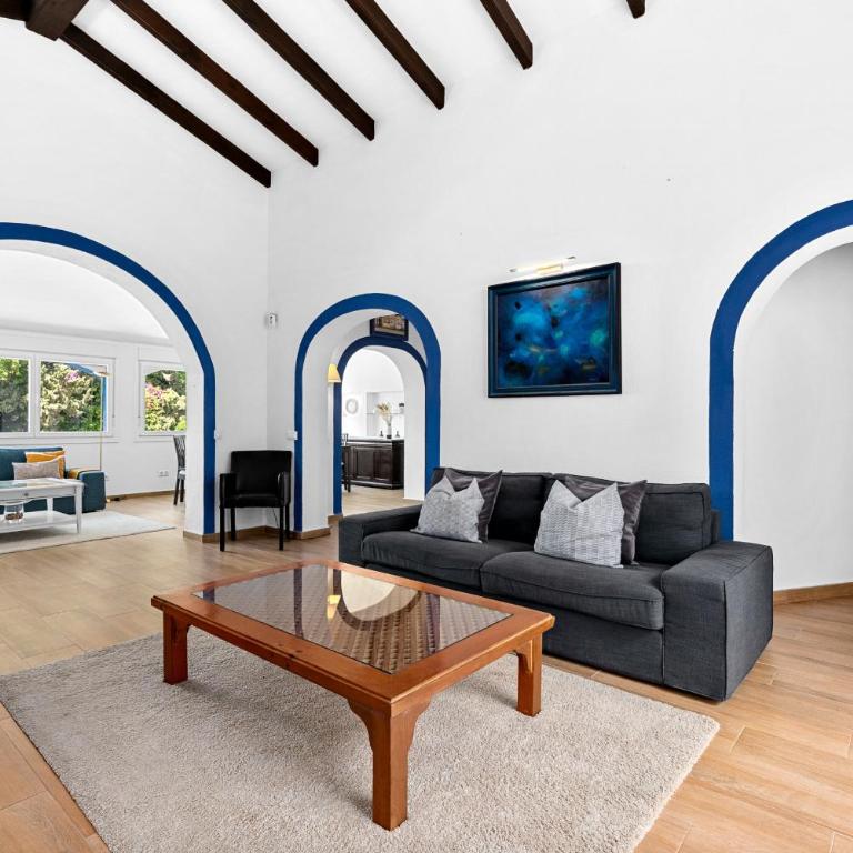 27 - Villa 2 etages avec ascensseur a Nueva Andalucia Marbella - Villa avec Piscine Privée - 17