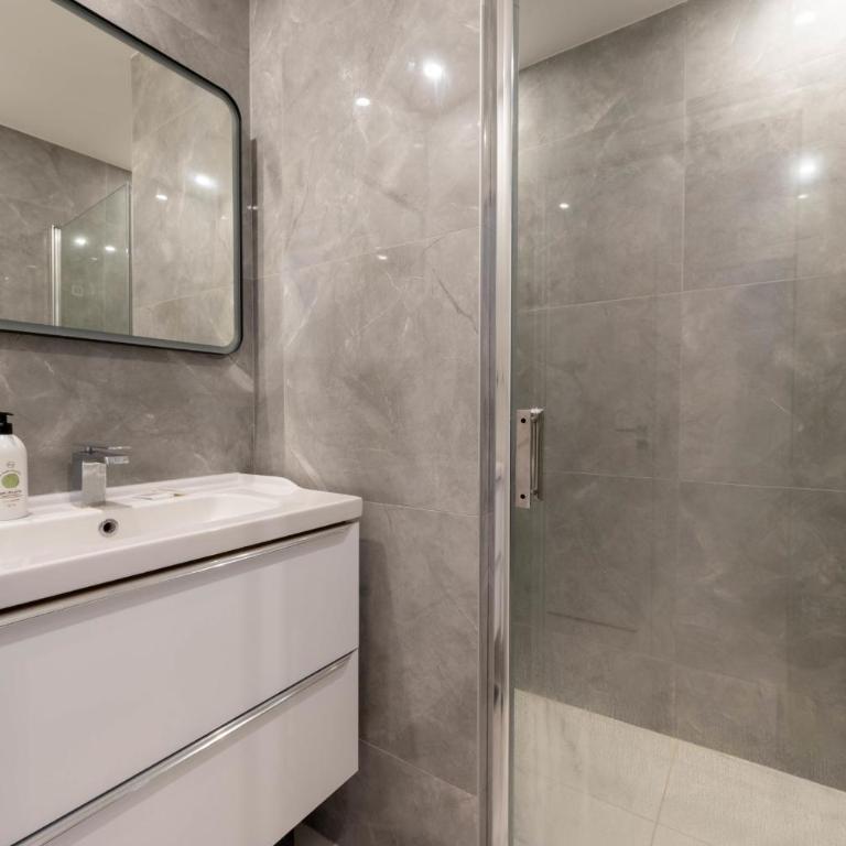 1-Bd Apartment with Terrace - Mere Steps from the Beach - Apartment - 5
