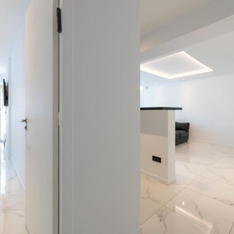 1-Bd Apartment with Terrace - Mere Steps from the Beach - Apartment - 11