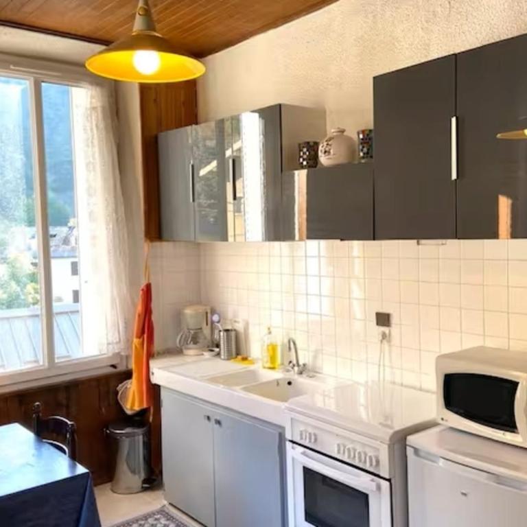 4-Guest Apt near Vauban Citadel - Apartment - 3