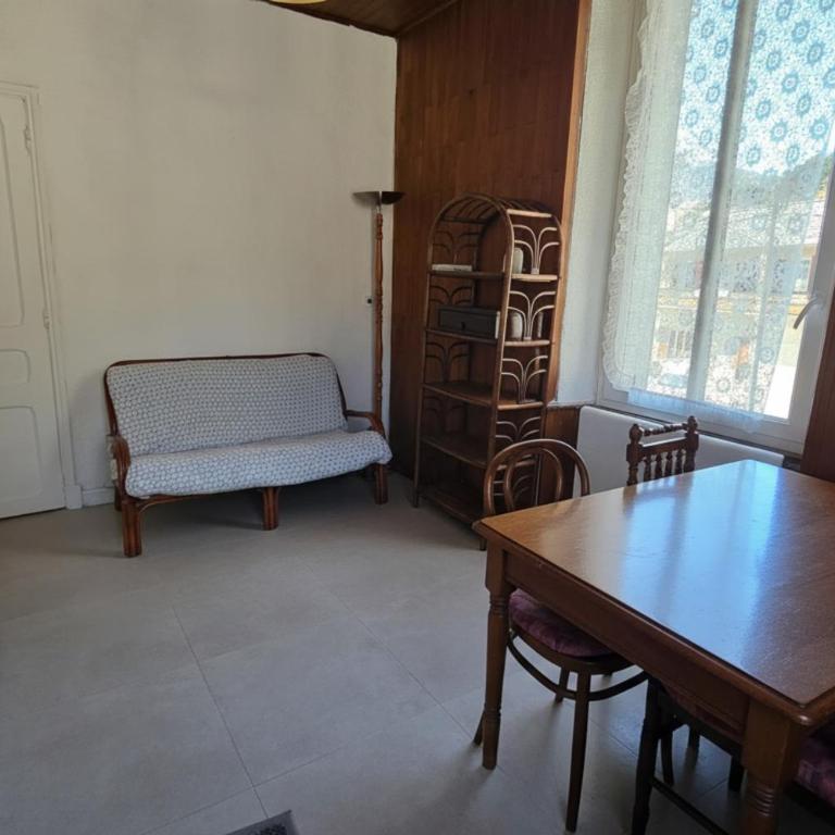 4-Guest Apt near Vauban Citadel - Apartment - 2